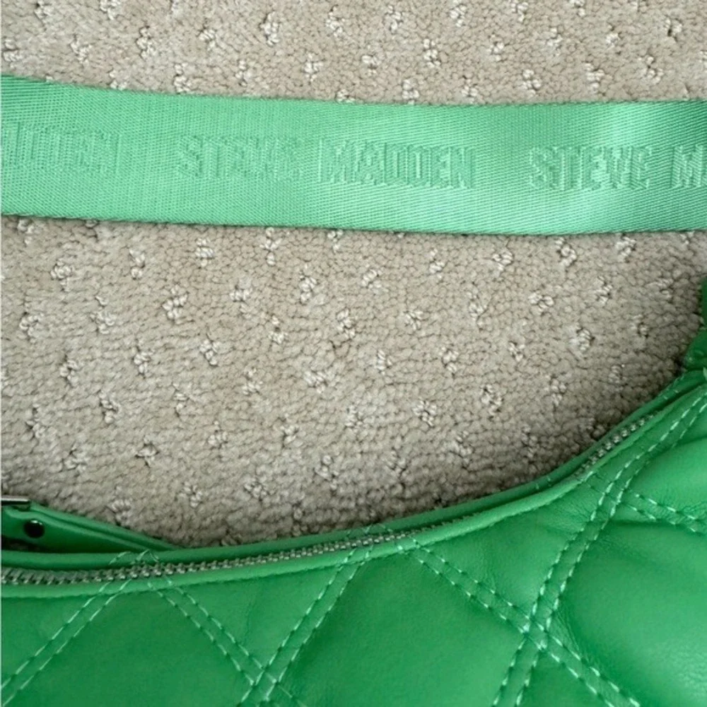 Steve Madden BDORES Quilted Crossbody Sling Bag Green Flare with Coin Purse NEW